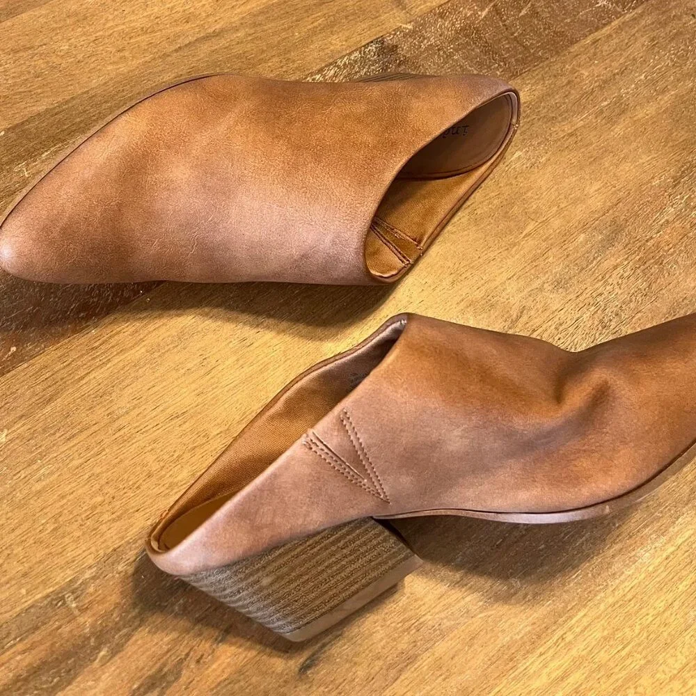 Indigo Rd Shoes Womens 8M Casual Slip On Clog Bootie Brown‎ Faux Leather Heel